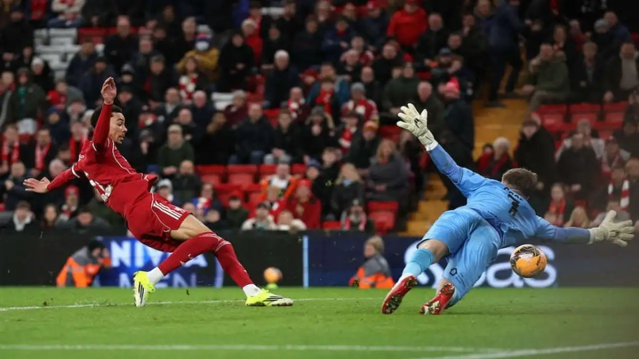 مواجهة قوية.. ليفربول يهزم بارنسلي 4-1 ويتقدم في كأس الاتحاد الإنكليزي